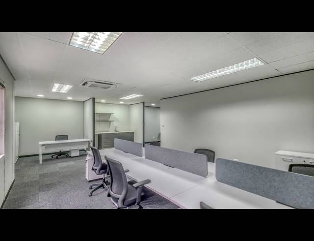 86M² BUSINESS CENTRE TO LET IN SUNNINGHILL